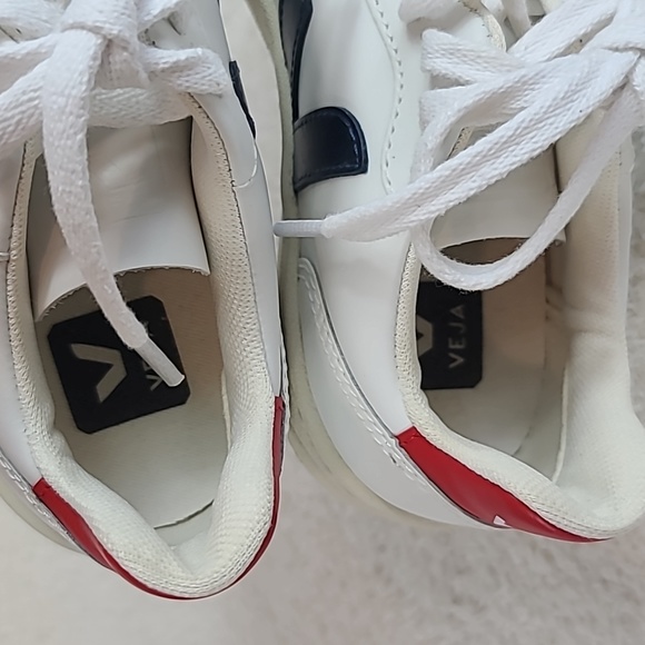 VEJA Women's V-10 Low Top Sneakers 5 - Picture 9 of 9